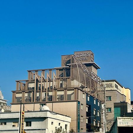 גייאונגג'ו Series Hotel מראה חיצוני תמונה
