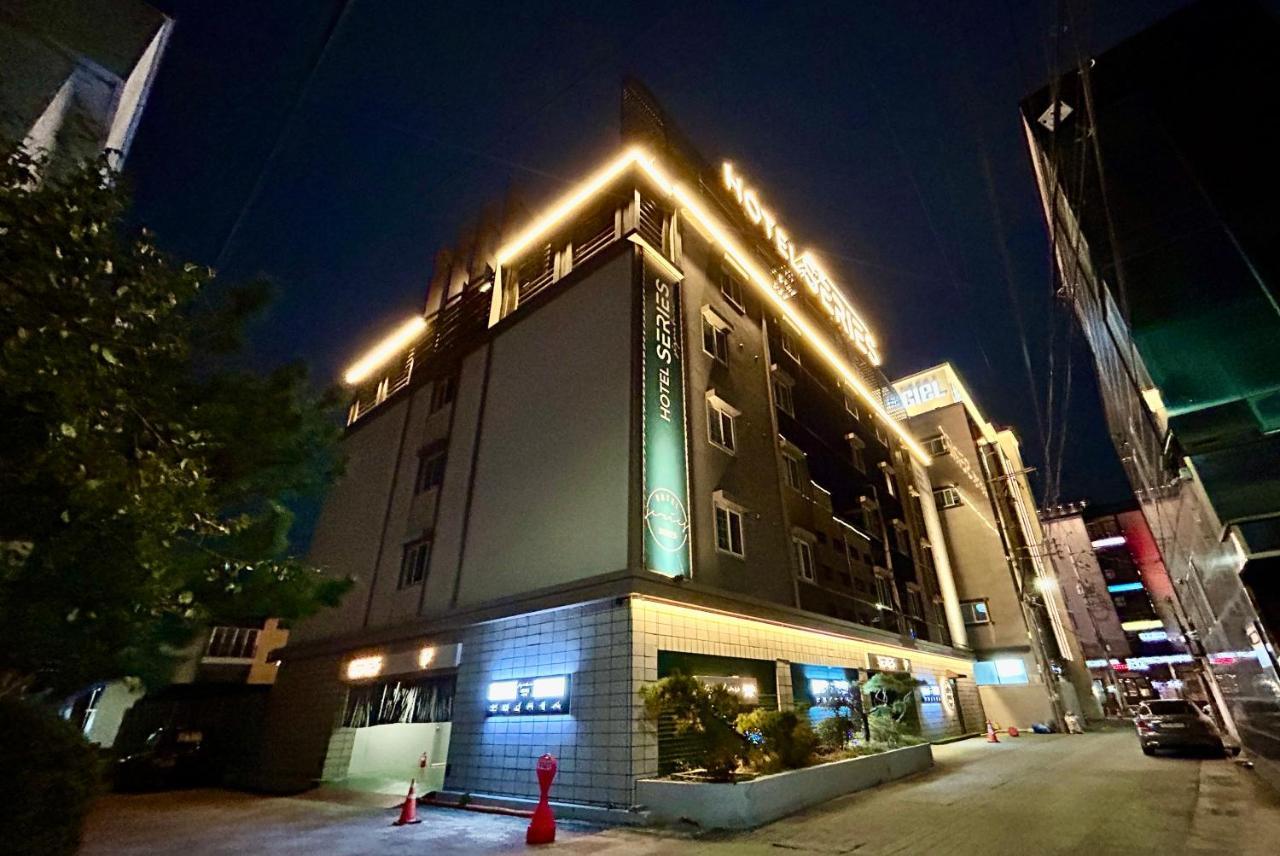 גייאונגג'ו Series Hotel מראה חיצוני תמונה
