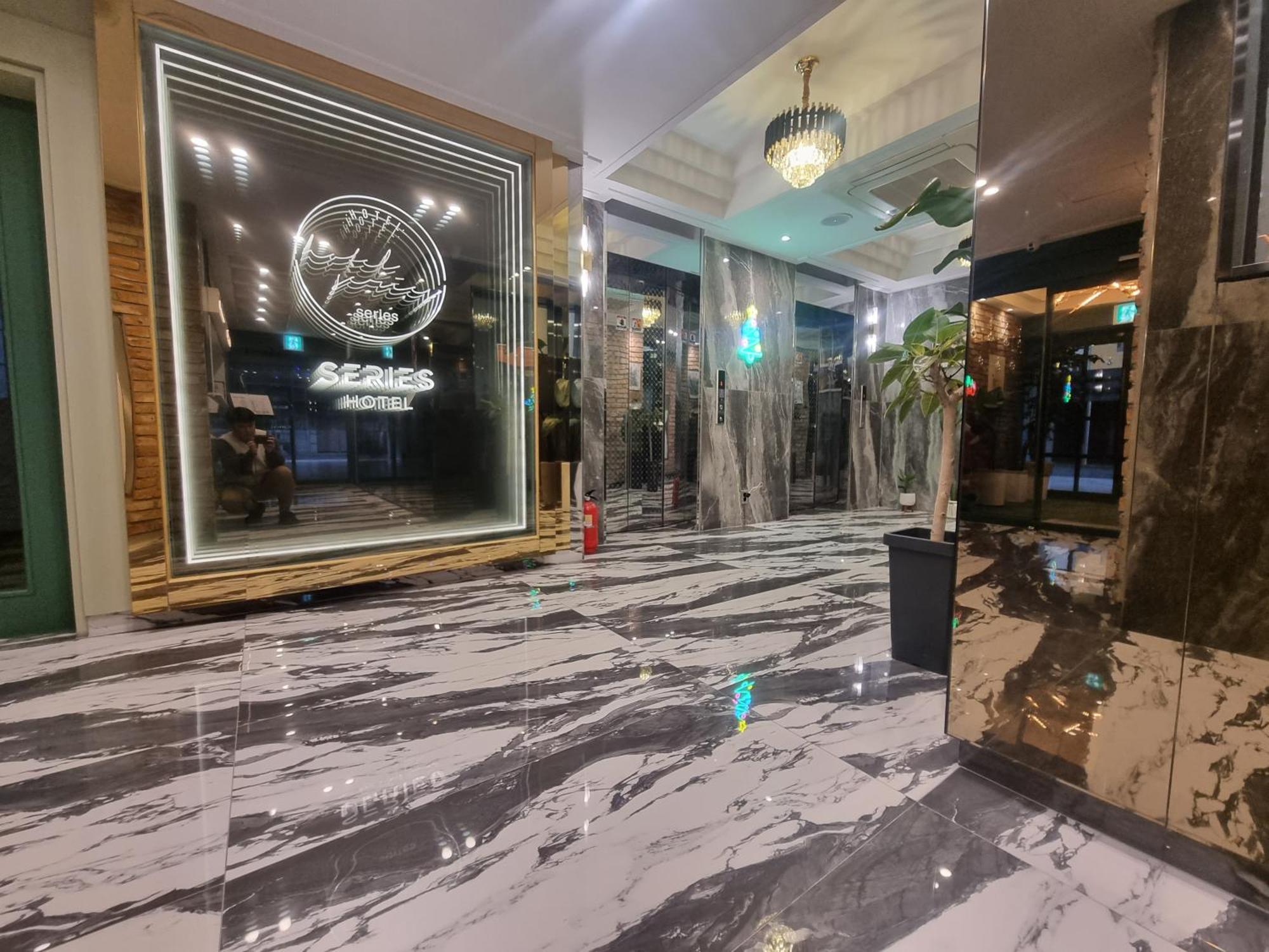 גייאונגג'ו Series Hotel מראה חיצוני תמונה