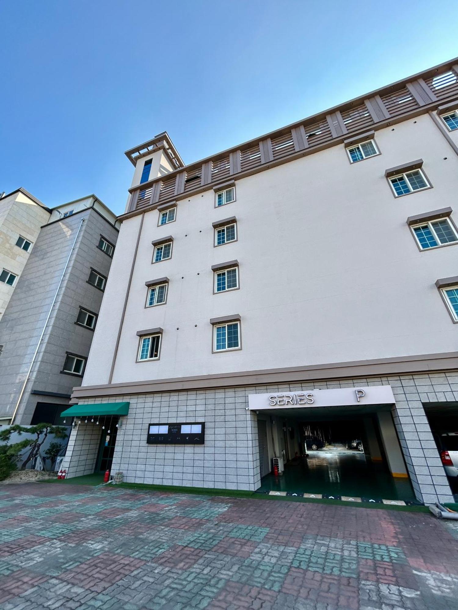גייאונגג'ו Series Hotel מראה חיצוני תמונה
