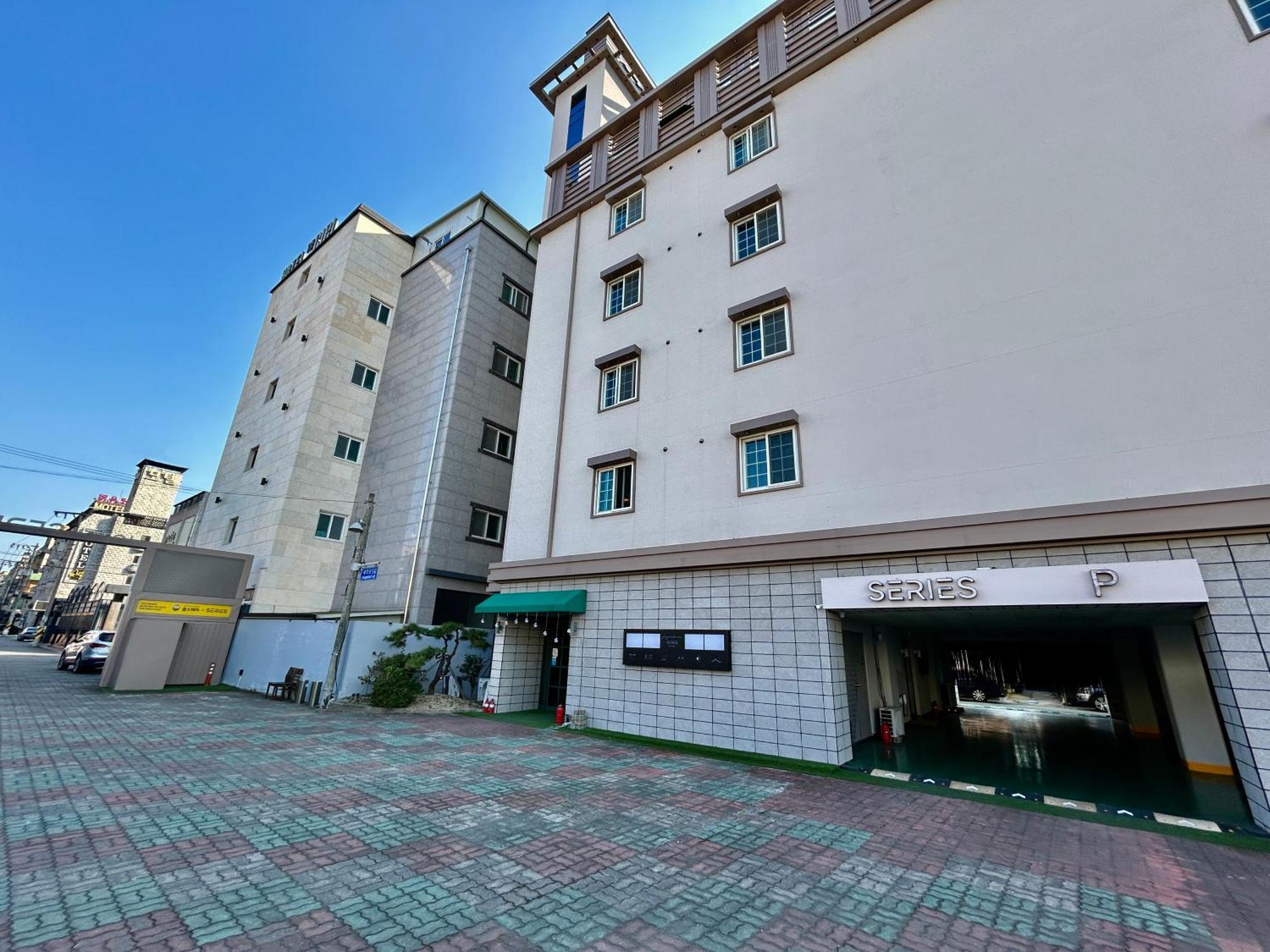 גייאונגג'ו Series Hotel מראה חיצוני תמונה